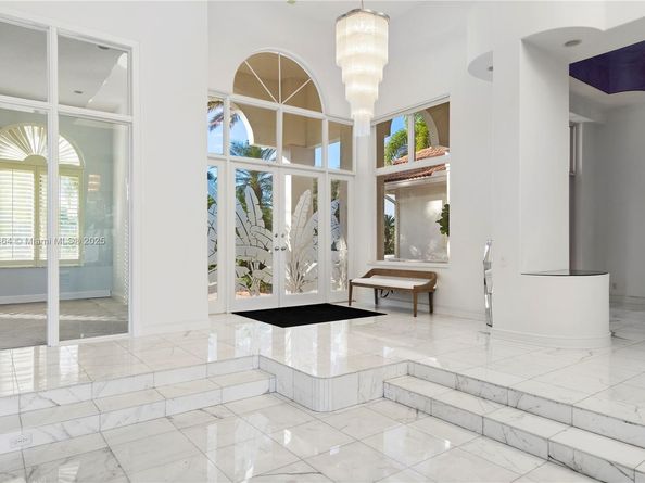 2939 Paddock Ln, Weston FL 33331