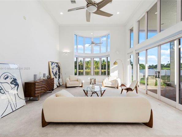 2939 Paddock Ln, Weston FL 33331