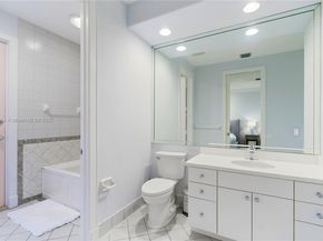 2939 Paddock Ln, Weston FL 33331