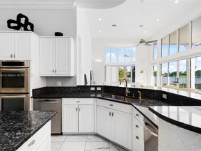 2939 Paddock Ln, Weston FL 33331