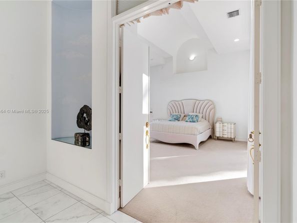 2939 Paddock Ln, Weston FL 33331