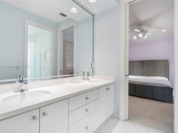 2939 Paddock Ln, Weston FL 33331