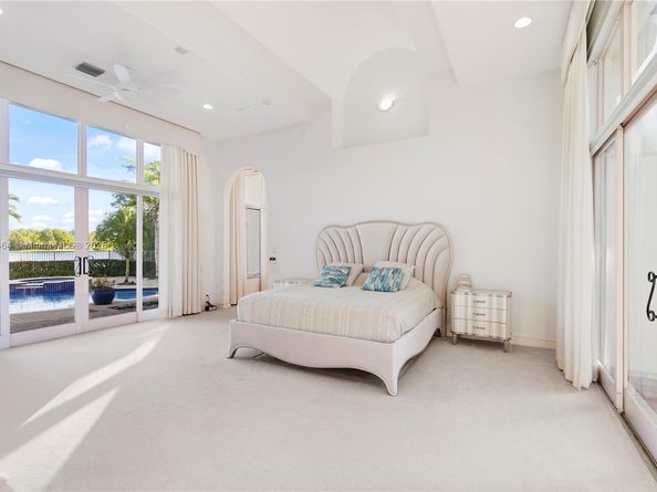 2939 Paddock Ln, Weston FL 33331