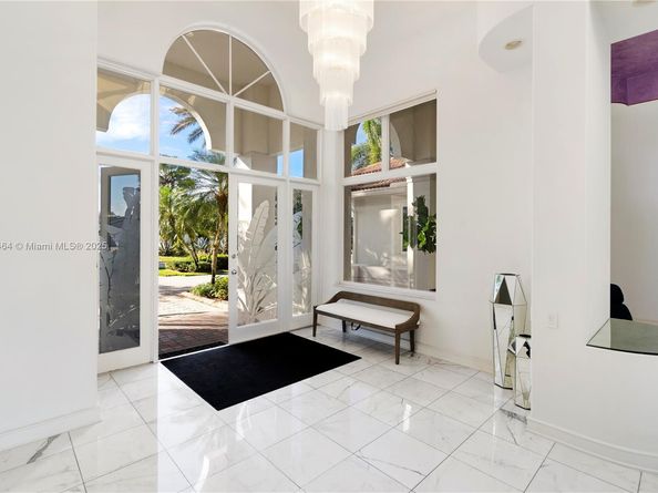 2939 Paddock Ln, Weston FL 33331