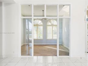 2939 Paddock Ln, Weston FL 33331