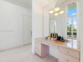 2939 Paddock Ln, Weston FL 33331