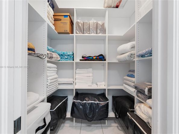 2939 Paddock Ln, Weston FL 33331