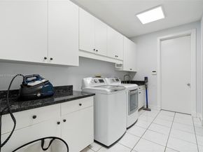 2939 Paddock Ln, Weston FL 33331