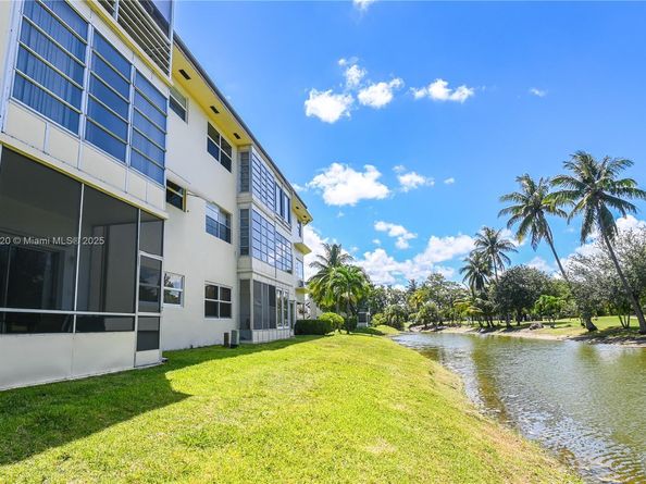 4311 NW 16th St B109, Lauderhill FL 33313