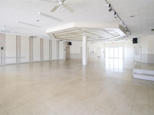 4311 NW 16th St B109, Lauderhill FL 33313