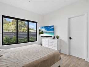 913 NE 15th St, Fort Lauderdale FL 33304