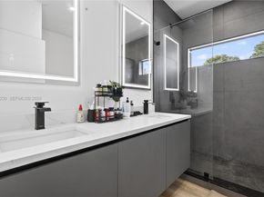 913 NE 15th St, Fort Lauderdale FL 33304