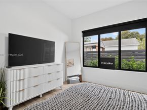 913 NE 15th St, Fort Lauderdale FL 33304