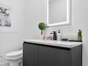 913 NE 15th St, Fort Lauderdale FL 33304