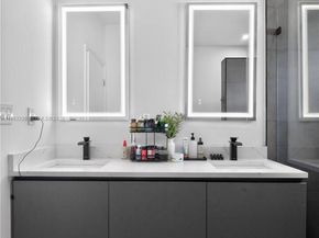 913 NE 15th St, Fort Lauderdale FL 33304