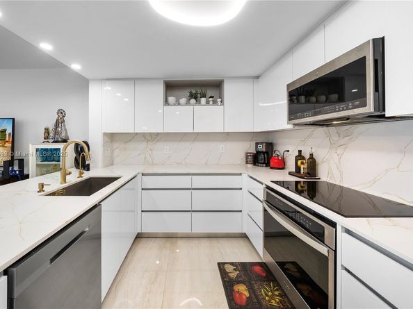 701 Brickell Key Blvd 707, Miami FL 33131