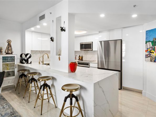 701 Brickell Key Blvd 707, Miami FL 33131