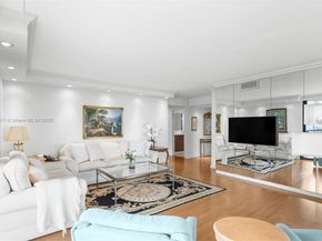 19667 Turnberry Way 12E, Aventura FL 33180