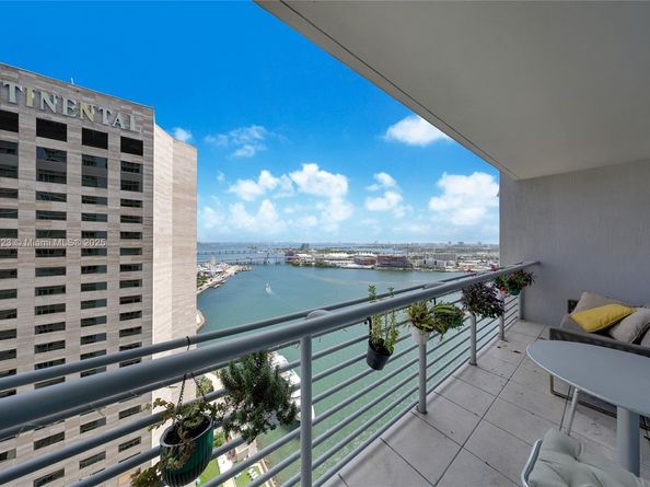 335 S Biscayne Blvd 3110, Miami FL 33131
