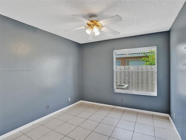 1560 SW 193rd Ter, Pembroke Pines FL 33029