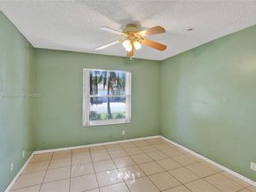 1560 SW 193rd Ter, Pembroke Pines FL 33029
