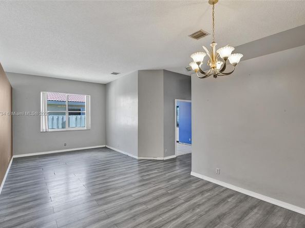1560 SW 193rd Ter, Pembroke Pines FL 33029
