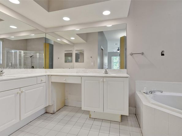 1560 SW 193rd Ter, Pembroke Pines FL 33029
