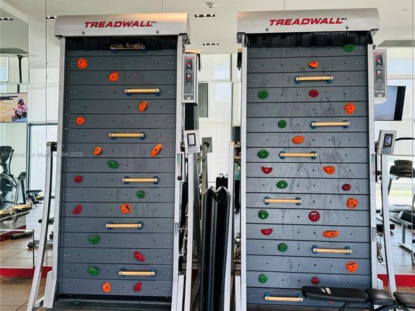 1600 NE 1st Ave 1016, Miami FL 33132