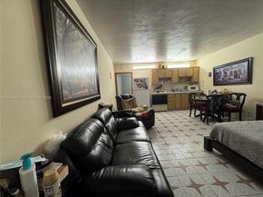 20 W 37th St, Hialeah FL 33012