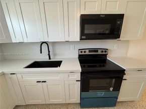 20 W 37th St, Hialeah FL 33012