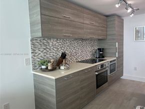 650 NE 32nd St 2406, Miami FL 33137