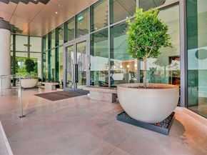 650 NE 32nd St 2406, Miami FL 33137