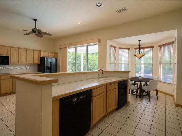 3506 Wildflower Dr, Coral Springs FL 33065