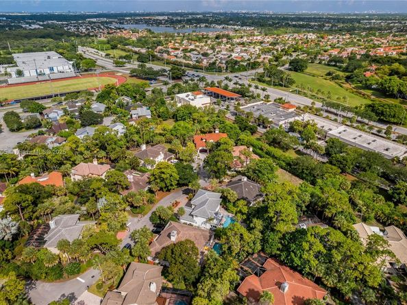 3506 Wildflower Dr, Coral Springs FL 33065