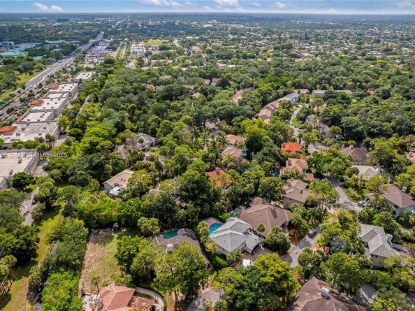 3506 Wildflower Dr, Coral Springs FL 33065