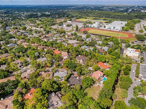 3506 Wildflower Dr, Coral Springs FL 33065