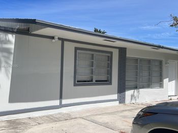 2600 NE 8th Ave