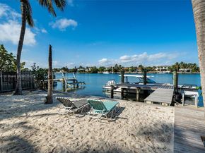 833 86th St, Miami Beach FL 33141