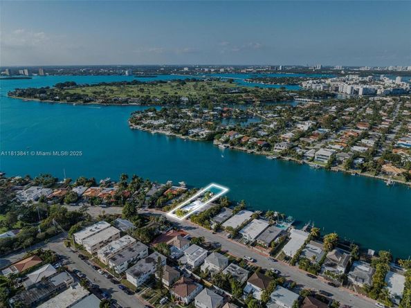 833 86th St, Miami Beach FL 33141