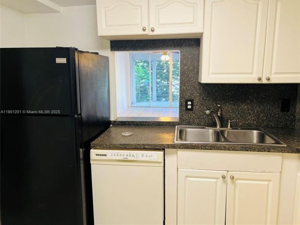 1351 NE 191st St E211, Miami FL 33179