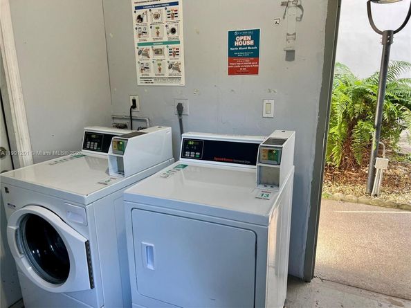 1351 NE 191st St E211, Miami FL 33179