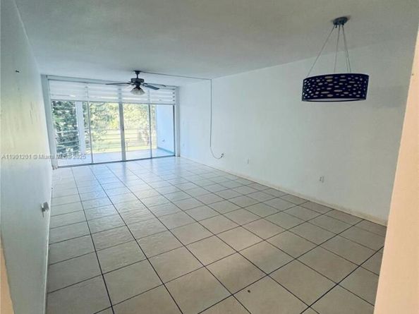 1351 NE 191st St E211, Miami FL 33179