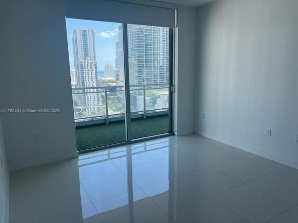 92 SW 3rd St 2412, Miami FL 33130
