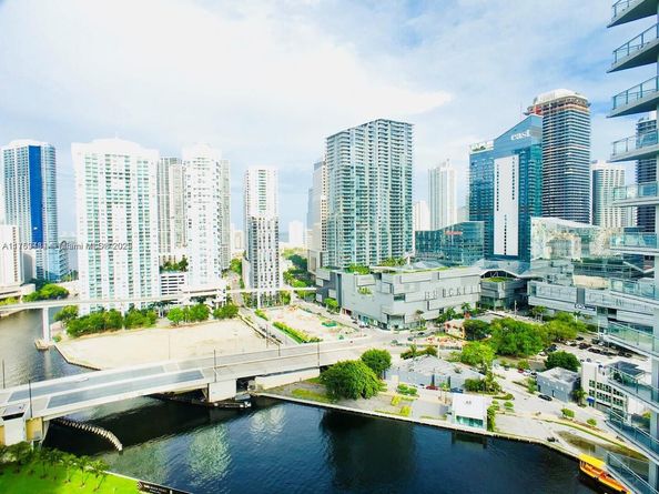 92 SW 3rd St 2412, Miami FL 33130