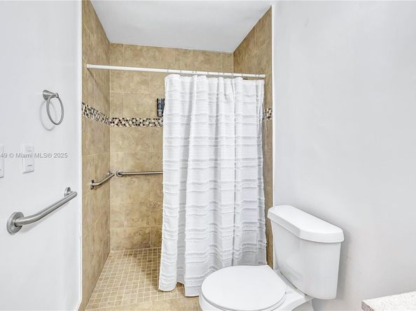 3211 Calle Largo Dr, Hollywood FL 33021