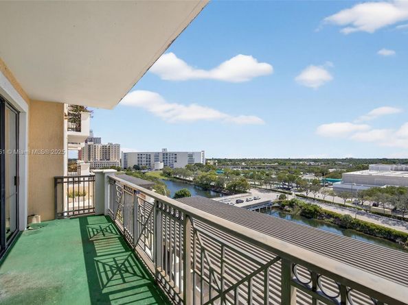 8390 SW 72nd Ave 704, Miami FL 33143