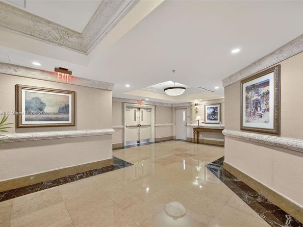 8390 SW 72nd Ave 704, Miami FL 33143