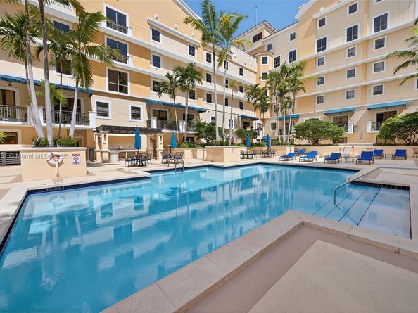 8390 SW 72nd Ave 704, Miami FL 33143