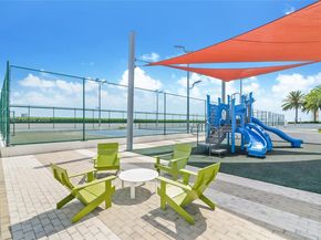 16385 Biscayne Blvd 2017, North Miami Beach FL 33160