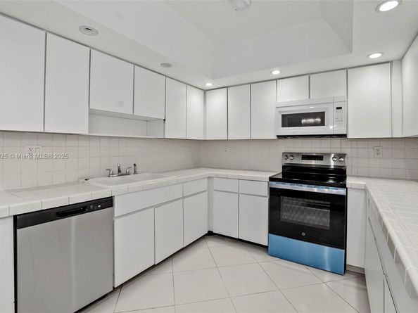 9735 NW 52nd St 115, Doral FL 33178